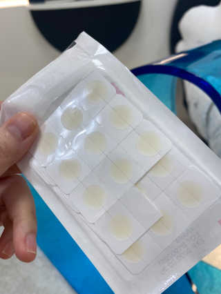 엘라밴드 하이드로 도트 스팟패치 12mm, 10mm, 티트리 — 4.5점을 준 리뷰어가 2020년 9월 올린 사용 사진
