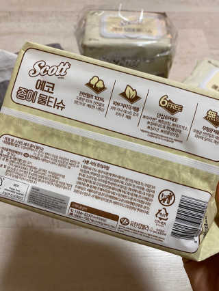 스카트 에코물티슈 에코종이물티슈+크리넥스 딱한장 핸드타월 — 5점을 준 리뷰어가 2020년 11월 올린 사용 사진