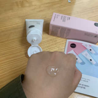 냉장고에 넣어요, 붉은 트러블 피부 다음날 진정되요 [버진팜스 푸딩수딩아토] — 4.5점을 준 리뷰어가 2020년 9월 올린 사용 사진