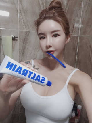 오래가는 개운함 솔트레인 그레이 솔트 덴탈케어 SET — 5점을 준 리뷰어가 2020년 10월 올린 사용 사진