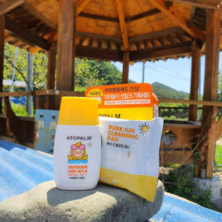 아토팜 야외놀이 선밀크 SPF50+ PA+++ — 5점을 준 리뷰어가 2020년 5월 올린 사용 사진