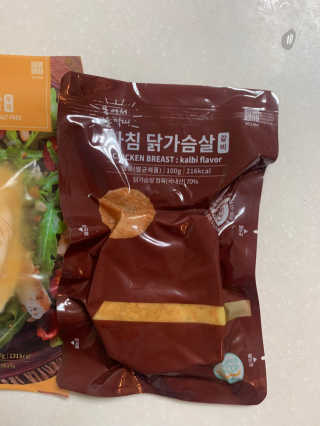 바로 먹는 아침 실온보관 닭가슴살 6종 — 2점을 준 리뷰어가 2020년 10월 올린 사용 사진