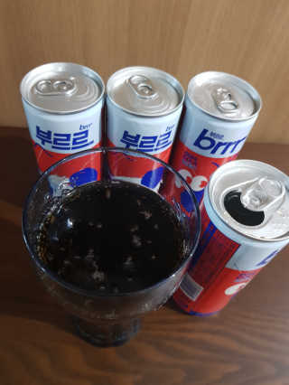 [칼로리 걱정 NO 제로칼로리 탄산음료]  부담없이 즐기는 부르르Brrr~~ 제로 콜라 — 5점을 준 리뷰어가 2020년 11월 올린 사용 사진