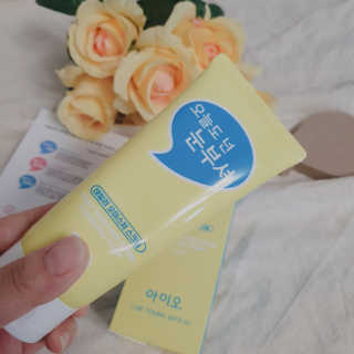 IO 아이오 오늘도 넌 눈부셔 - 데일리 스크럽 클렌징폼 — 5점을 준 리뷰어가 2020년 12월 올린 사용 사진