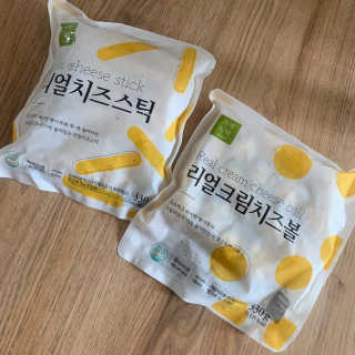 가치식탁 리얼치즈스틱, 리얼크림치즈볼 — 5점을 준 리뷰어가 2020년 8월 올린 사용 사진