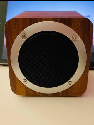 SEVIZ MINI10W 레트로 블루투스 스피커 — 4점을 준 리뷰어가 2020년 8월 올린 사용 사진