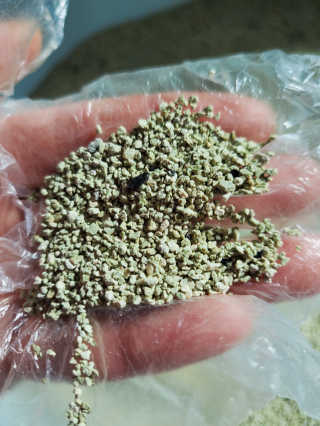 [샌드백] 프리미엄 벤토나이트 고양이모래 — 5점을 준 리뷰어가 2020년 12월 올린 사용 사진
