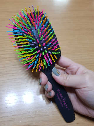 아이캔디 레인보우 볼륨S 패들 브러쉬 — 5점을 준 리뷰어가 2020년 11월 올린 사용 사진