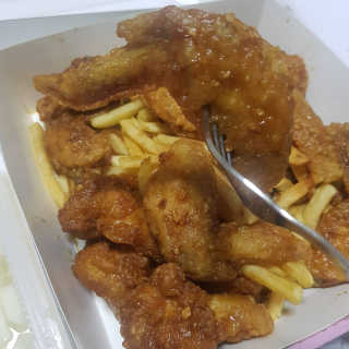 네네치킨 소이크런치윙봉 — 5점을 준 리뷰어가 2020년 4월 올린 사용 사진