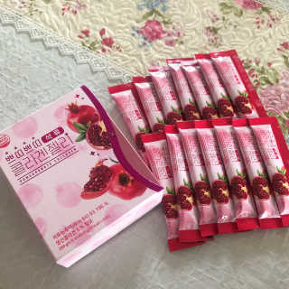 헬스업_쁘띠쁘띠석류콜라겐젤리_20g x 14포 — 5점을 준 리뷰어가 2020년 8월 올린 사용 사진