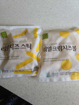 가치식탁 리얼치즈스틱, 리얼크림치즈볼 — 5점을 준 리뷰어가 2020년 11월 올린 사용 사진