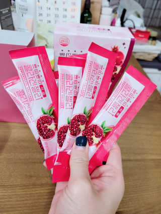 헬스업_쁘띠쁘띠석류콜라겐젤리_20g x 14포 — 5점을 준 리뷰어가 2020년 10월 올린 사용 사진