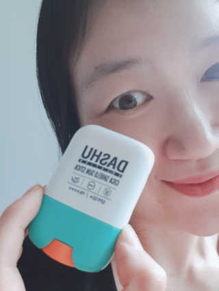다슈코리아 다슈 솔루션 시카 쉴드 선스틱 — 5점을 준 리뷰어가 2020년 8월 올린 사용 사진