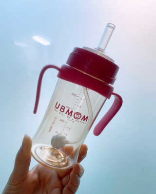 유비맘 PPSU 젖병 노꼭지_260ml_컬러 랜덤 발송 — 5점을 준 리뷰어가 2020년 11월 올린 사용 사진