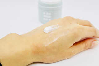 베니테이블 [바르는 유산균] 하이드레이팅 크림 — 5점을 준 리뷰어가 2020년 4월 올린 사용 사진