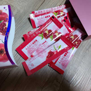 헬스업_쁘띠쁘띠석류콜라겐젤리_20g x 14포 — 4점을 준 리뷰어가 2020년 11월 올린 사용 사진
