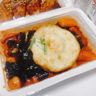 죠스떡볶이 [죠스푸드] 짜빠떡볶이+떡또그+범벅만두 신메뉴 3종 — 5점을 준 리뷰어가 2020년 4월 올린 사용 사진