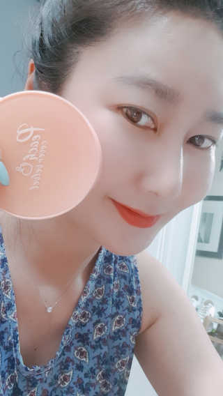 [블랙루즈] 피치 커버 벨벳 쿠션 2종 중 택1 — 5점을 준 리뷰어가 2020년 7월 올린 사용 사진