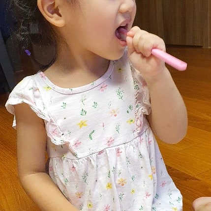 [생활공작소X굴리굴리] 어린이 칫솔 12개입+어린이치약 리뷰 사진