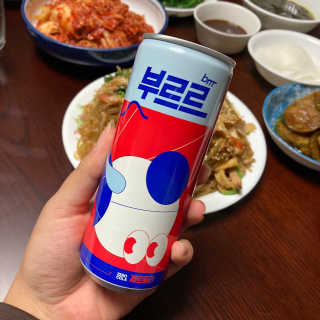 [칼로리 걱정 NO 제로칼로리 탄산음료]  부담없이 즐기는 부르르Brrr~~ 제로 콜라 — 5점을 준 리뷰어가 2020년 12월 올린 사용 사진