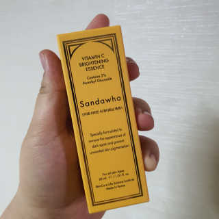 [스킨큐어] 산다화 비타민C 화이트닝 에센스 30ml — 5점을 준 리뷰어가 2020년 4월 올린 사용 사진
