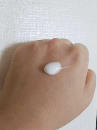 멈칫 딥모이스처 핸드크림, 세라마이드 바디크림 택1 — 5점을 준 리뷰어가 2020년 5월 올린 사용 사진
