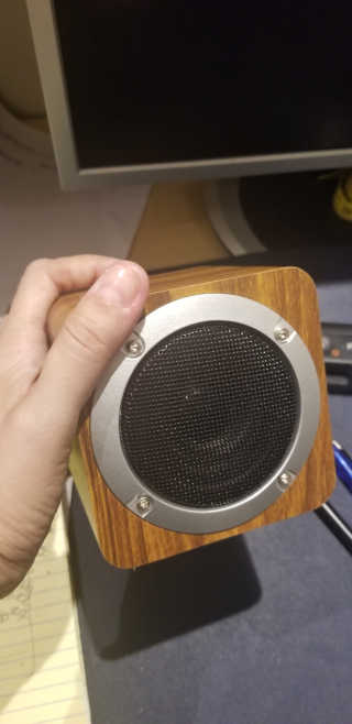 SEVIZ MINI10W 레트로 블루투스 스피커 — 5점을 준 리뷰어가 2020년 9월 올린 사용 사진