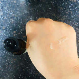 [스킨큐어] 산다화 비타민C 화이트닝 에센스 30ml — 4.5점을 준 리뷰어가 2020년 4월 올린 사용 사진