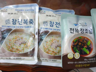 바다는다웰빙이다 완도사랑 전복죽 250g - 2팩 + 전복장조림 2팩 — 5점을 준 리뷰어가 2020년 9월 올린 사용 사진