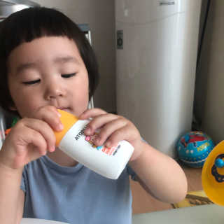 아토팜 야외놀이 선밀크 SPF50+ PA+++ — 4.5점을 준 리뷰어가 2020년 5월 올린 사용 사진