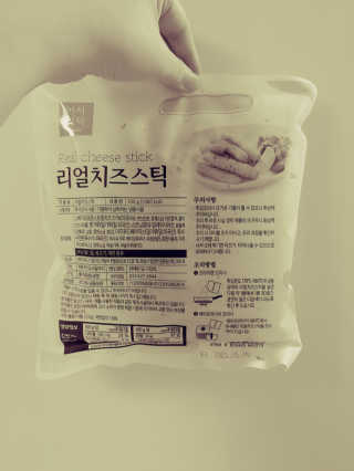 가치식탁 리얼치즈스틱, 리얼크림치즈볼 — 4점을 준 리뷰어가 2020년 8월 올린 사용 사진