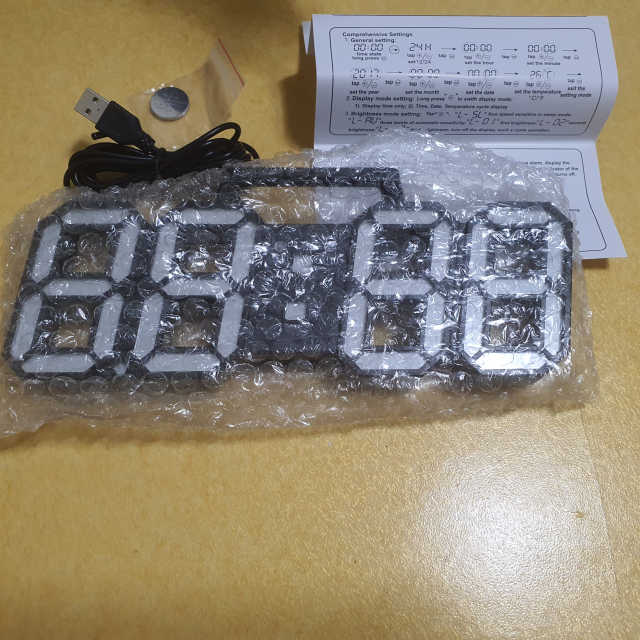 잇츠온 3D LED 무소음 탁상시계 리뷰 사진