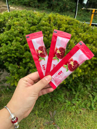 헬스업_쁘띠쁘띠석류콜라겐젤리_20g x 14포 — 3.5점을 준 리뷰어가 2020년 10월 올린 사용 사진