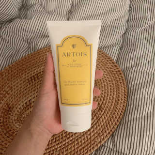 아르투아 ARTOIS 꽃밭에 누운듯 은은한 꽃향기, 아르투아 자르 바디로션 — 4.5점을 준 리뷰어가 2020년 7월 올린 사용 사진