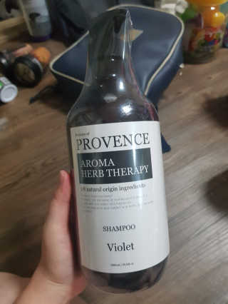 프로방스 바이올렛 퍼퓸 샴푸 1000ml 업그레이드 — 5점을 준 리뷰어가 2020년 8월 올린 사용 사진