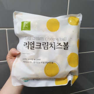 가치식탁 리얼치즈스틱, 리얼크림치즈볼 — 5점을 준 리뷰어가 2020년 8월 올린 사용 사진
