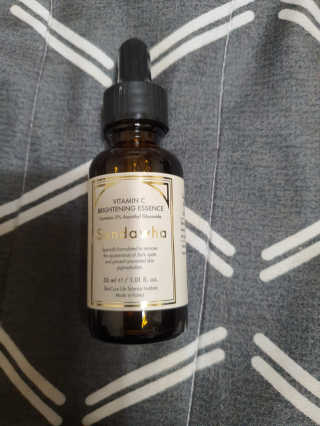 [스킨큐어] 산다화 비타민C 화이트닝 에센스 30ml — 5점을 준 리뷰어가 2020년 4월 올린 사용 사진