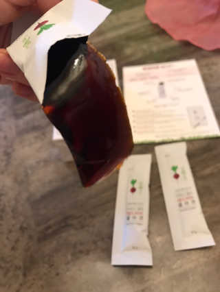유유네이처 머빈스 젤리 레드비트 콜라겐 — 5점을 준 리뷰어가 2020년 4월 올린 사용 사진