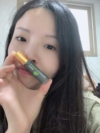 짜이디 야몽_허브로만든 힐링 아로마오일 — 5점을 준 리뷰어가 2020년 10월 올린 사용 사진