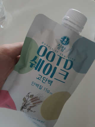 [꾸콤] 참참 OOTD쉐이크 고단백 일주일세트 50g x 5 — 4점을 준 리뷰어가 2020년 9월 올린 사용 사진