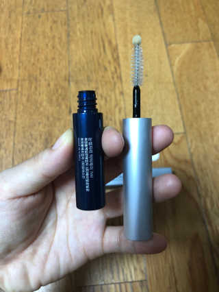 닥터존스킨 눈썹자라 — 4점을 준 리뷰어가 2020년 8월 올린 사용 사진