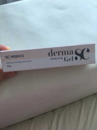 derma SC-Gel 더마에스씨 겔 20g — 5점을 준 리뷰어가 2020년 4월 올린 사용 사진