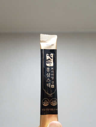 헬스업_천명진프리미엄홍삼스틱_10ml x 30포 — 5점을 준 리뷰어가 2020년 10월 올린 사용 사진