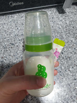 [풀무원베이비밀] 프로바이오락 베이비 튼튼 유산균 — 5점을 준 리뷰어가 2020년 7월 올린 사용 사진