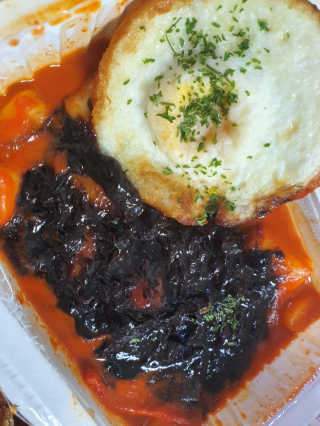 죠스떡볶이 [죠스푸드] 짜빠떡볶이+떡또그+범벅만두 신메뉴 3종 — 5점을 준 리뷰어가 2020년 4월 올린 사용 사진