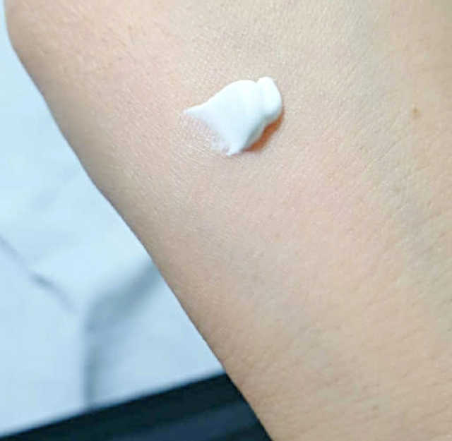 미백 주름개선 자외선차단 3중 기능성 한톤차이톤업 리뷰 사진
