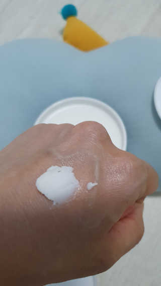 리더스코스메틱 리더스 카밍 클리어 밀크 필 클렌즈 밤 — 4점을 준 리뷰어가 2020년 7월 올린 사용 사진