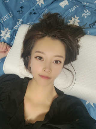 포유 메모리폼 경추베개 자모니베개 — 5점을 준 리뷰어가 2020년 8월 올린 사용 사진