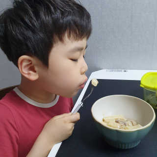 [풀무원] 달콤고추장크림, 양송이버섯크림 누들떡볶이 — 4.5점을 준 리뷰어가 2020년 5월 올린 사용 사진