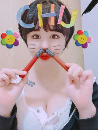 [블랙루즈] 크림 마뜨 루즈 시즌1 택1+랜덤1 — 5점을 준 리뷰어가 2020년 8월 올린 사용 사진